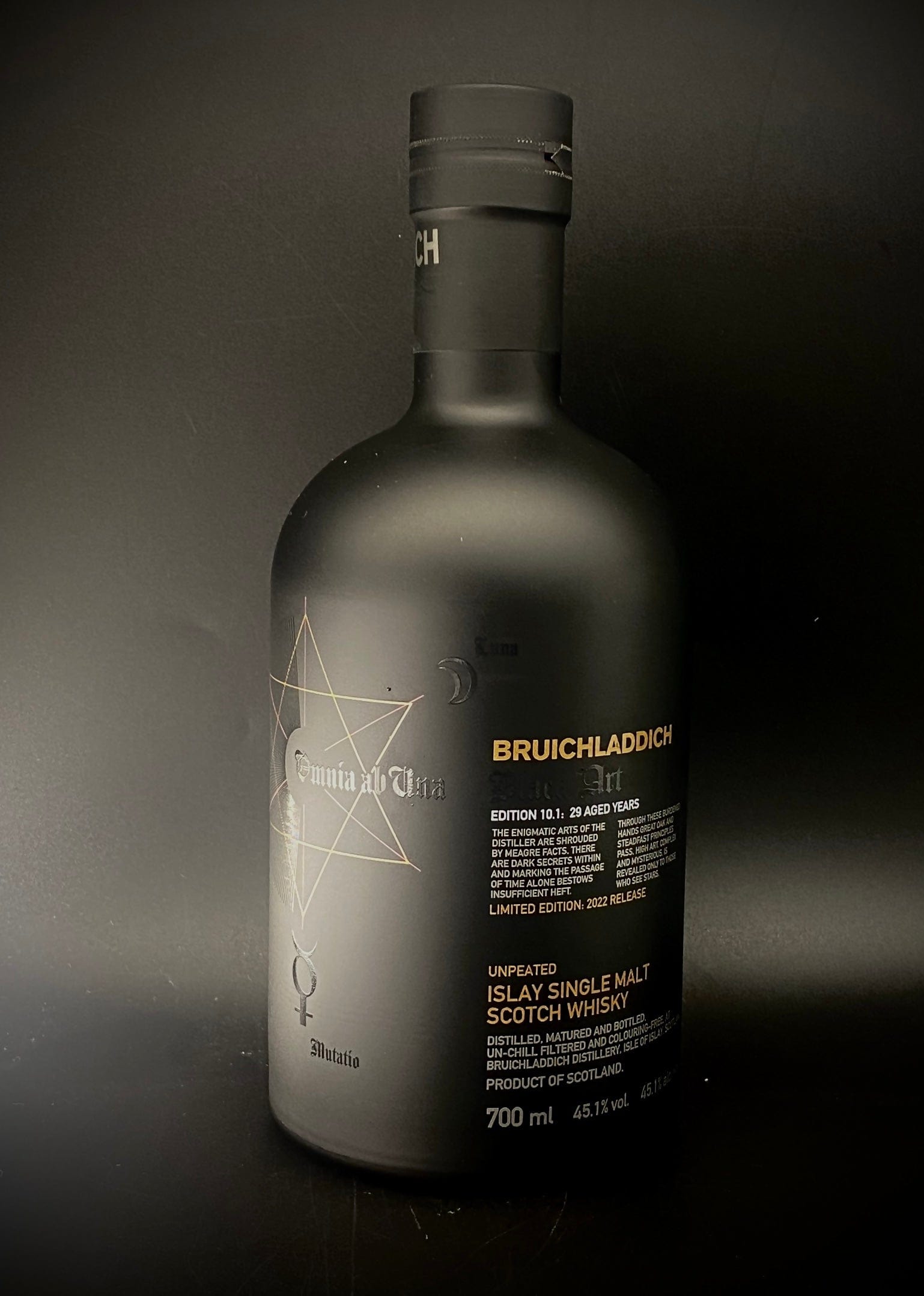 Horny Pony  Bruichladdich 29y/o Black Art 10.1  45.1%ABV 15ml / 30ml